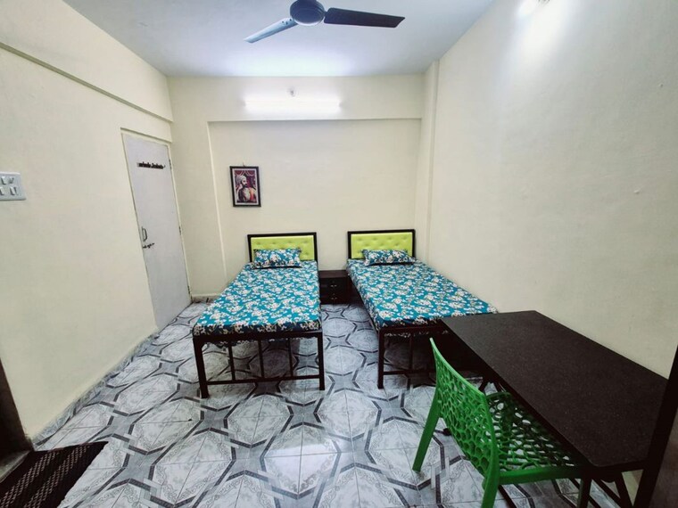 Bedroom, nahur west Pg For Boys & Girls In Nahur West 10496162
