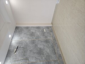 Room in 4 BHK Builder Floor at South City 2 – for Sale