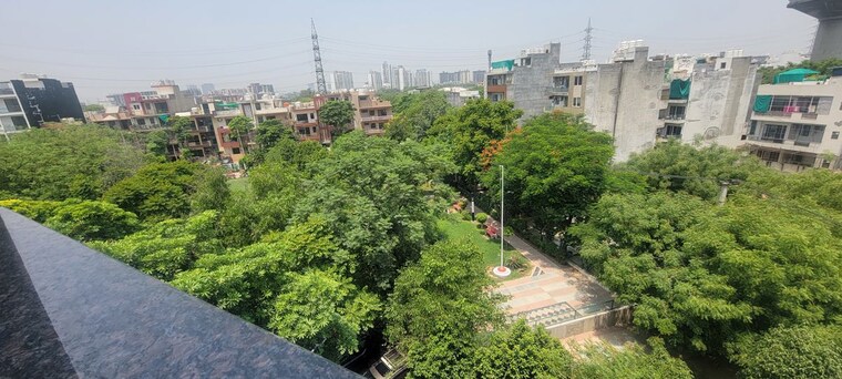 Garden, vipul-world-floors 3 Bedroom 192 Sq.Yd. Builder Floor In Sector 48 Gurgaon 10496216