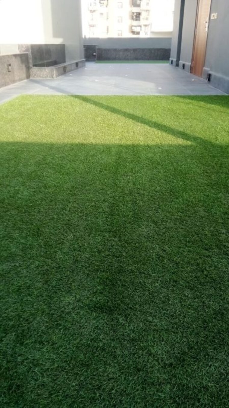 Garden, vipul-world-floors 3 Bedroom 192 Sq.Yd. Builder Floor In Sector 48 Gurgaon 10496216