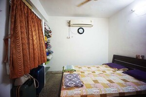 Bedroom in 4 BHK Apartment at Ellisbridge – for Sale