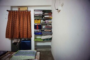 Furnished Amenities in 4 BHK Apartment at Ellisbridge – for Sale