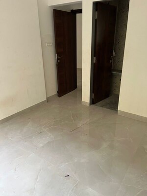 Room in 2 BHK Apartment at 5th Avenue Prasanna Aura, Chembur – for Rent