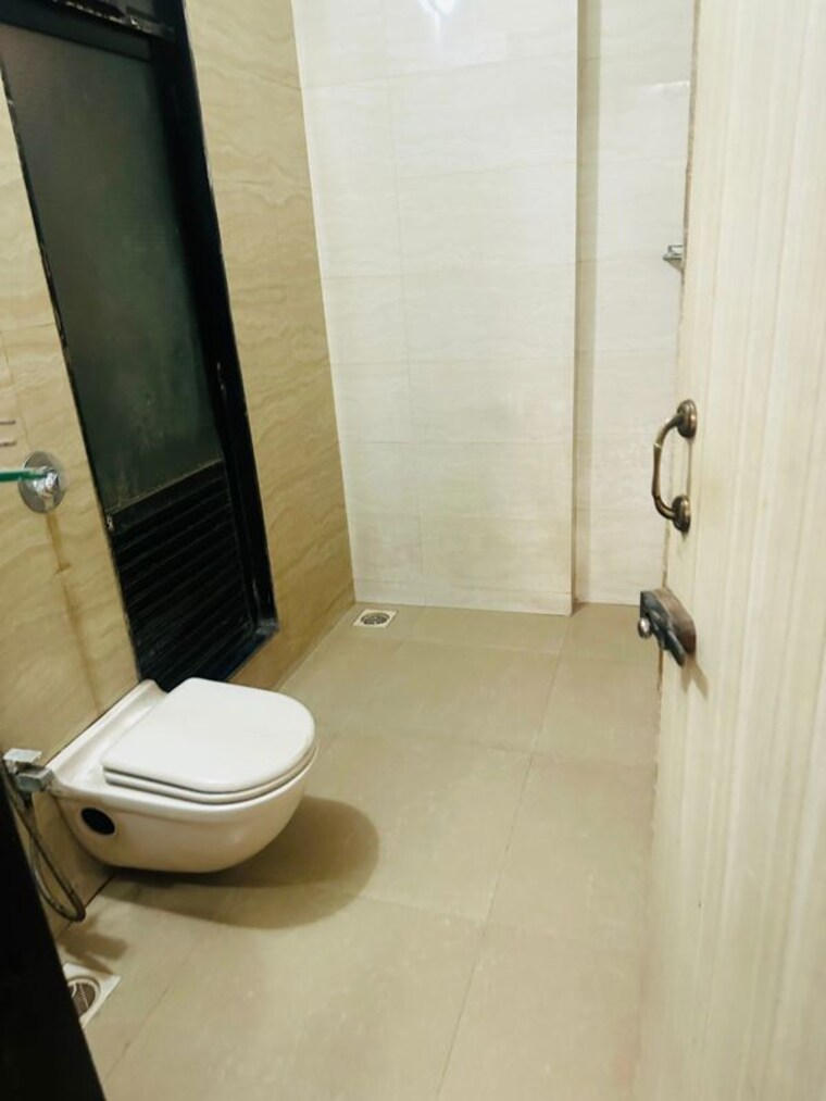 Bathroom, safal-shree-saraswati-chsl-plot-8-a 3 Bedroom 1000 Sq.Ft. Apartment In Chembur Mumbai 10496241