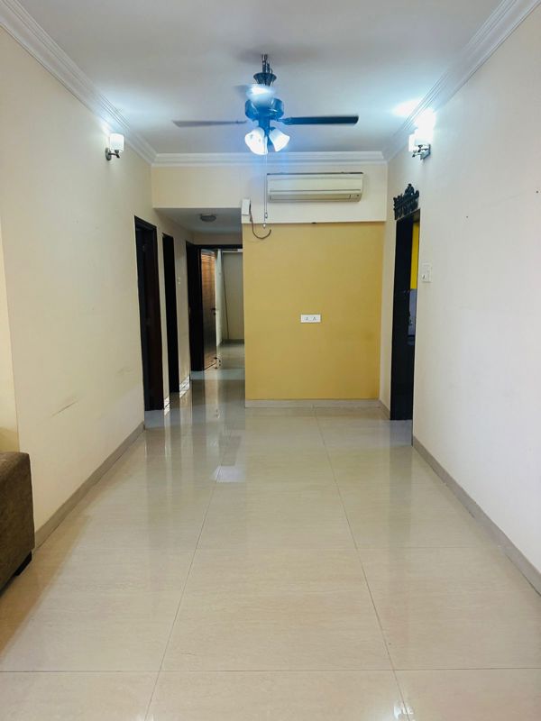 3 BHK 1000 Sq.Ft. Apartment in Safal Shree Saraswati CHSL Plot 8 A