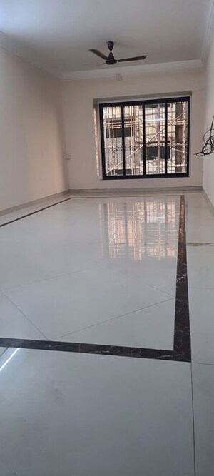 Room in 3 BHK Apartment at Safal Angan, Chembur – for Rent