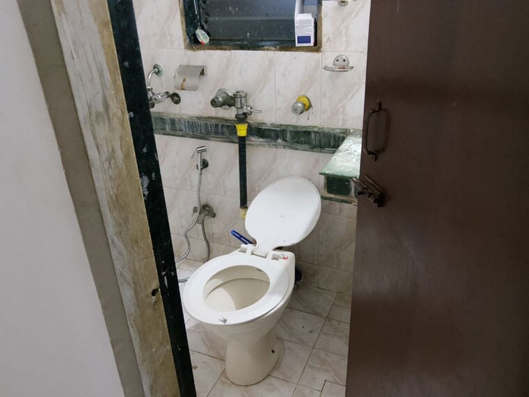 Bathroom, serenity-complex 3 Bedroom 1150 Sq.Ft. Apartment In Andheri West Mumbai 10496236