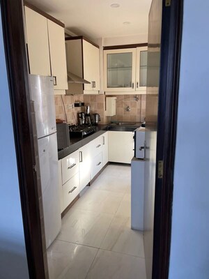 Kitchen in 2 BHK Apartment at DLF Regency Park I, Dlf Phase iv – for Rent