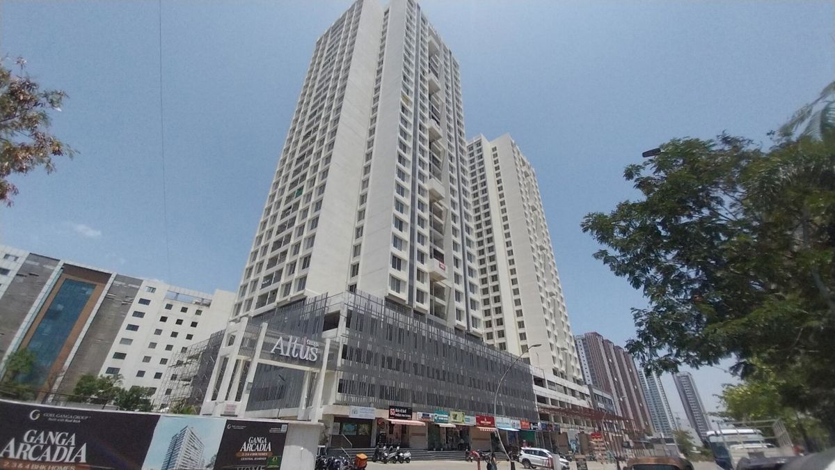 3 BHK + Pooja Room 1400 Sq.Ft. Apartment in Goel Ganga Altus
