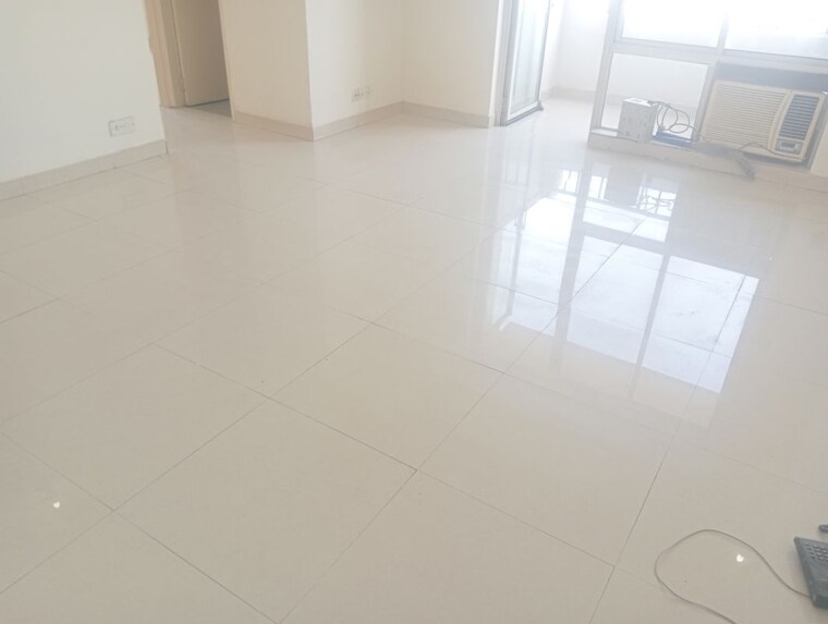 Bathroom, unitech-the-residences-sector-33 3.5 Bedroom 1550 Sq.Ft. Apartment In Sector 33 Gurgaon 10496278