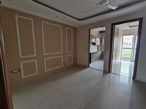 Room in 3 BHK Builder Floor at Sector 57 – for Rent