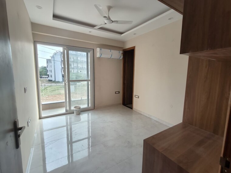 Room, sector 57 3 Bedroom 1850 Sq.Ft. Builder Floor In Sector 57 Gurgaon 10496303