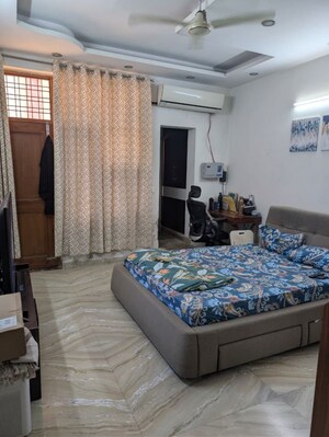 Bedroom in 2 BHK Builder Floor at Sector 15 – for Rent