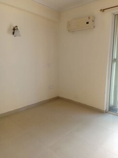 4 BHK + Servant Room Apartment For Rent in Ireo Uptown
