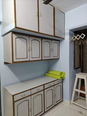 Room in 1 BHK Apartment at Chhabhaiya Park CHS, Kapur Bawdi – for Rent