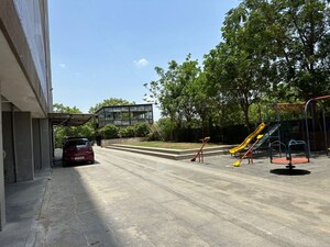 Parking in 3 BHK Apartment at Ellisbridge – for Sale