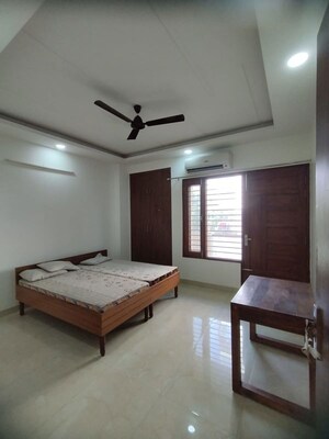 Bedroom in 4 BHK Builder Floor at Sector 52 – for Rent