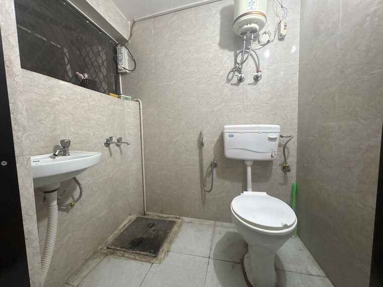 Bathroom, chattarpur 1 Bedroom 405 Sq.Ft. Apartment In Chattarpur Delhi 10496373