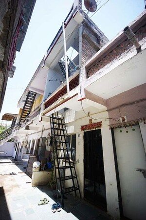 1 BHK Independent House For Sale in Ghatlodia