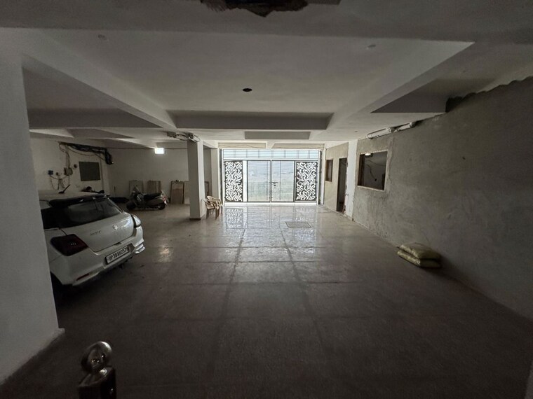  Parking, chattarpur 2 Bedroom 1000 Sq.Ft. Apartment In Chattarpur Delhi 10496421