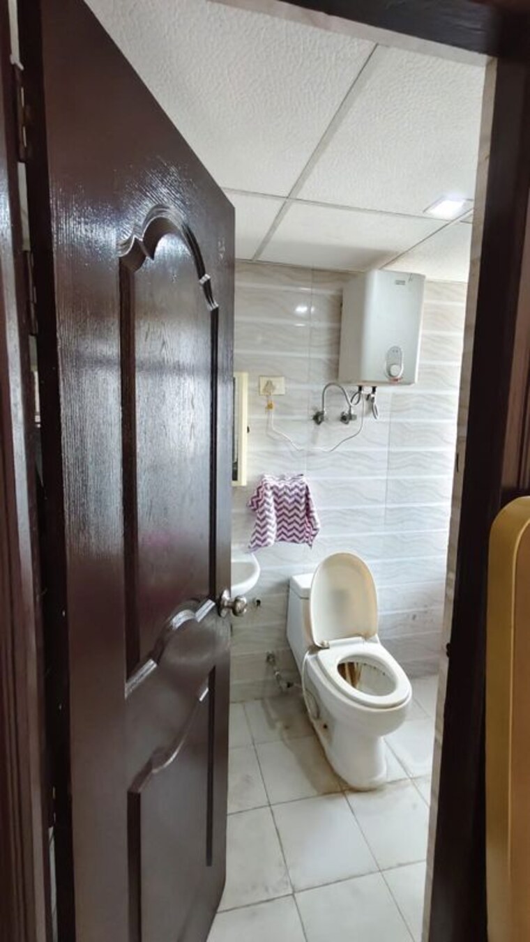 Bathroom, km-residency 2.5 Bedroom 1175 Sq.Ft. Apartment In Raj Nagar Extension Ghaziabad 10496424