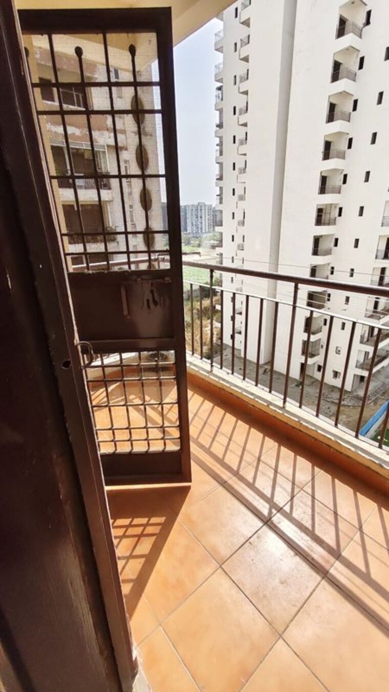 Balcony, km-residency 2.5 Bedroom 1175 Sq.Ft. Apartment In Raj Nagar Extension Ghaziabad 10496424