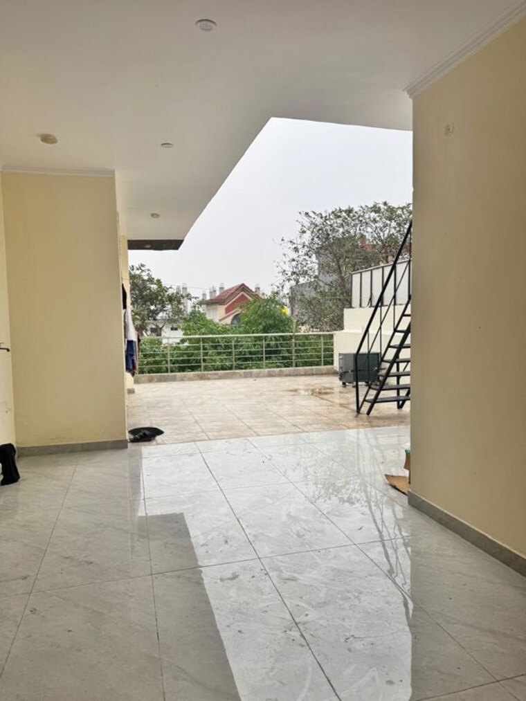 Room, gamma i greater noida 2 Bedroom 120 Sq.Ft. Builder Floor In Gamma I Greater Noida Greater Noida 10496457