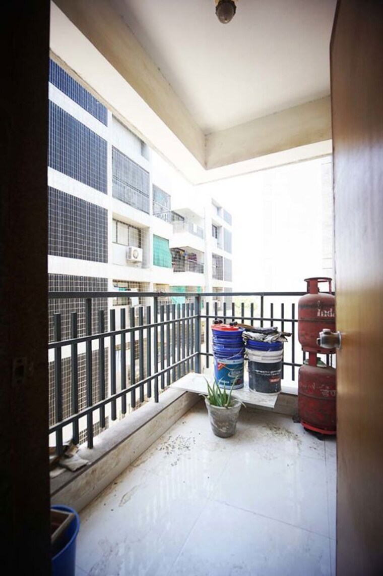 Balcony, sola 3 Bedroom 171 Sq.Yd. Apartment In Sola Ahmedabad 10496467