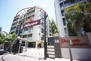 3 BHK Apartment For Sale in Sola