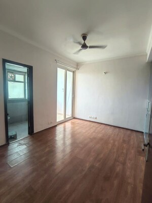 Room in 2.5 BHK Apartment at Ajnara Ambrosia, Sector 118 – for Rent