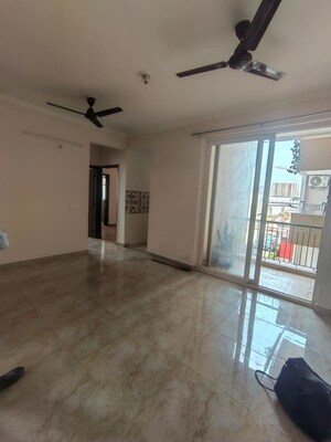 Room in 2.5 BHK Apartment at Ajnara Ambrosia, Sector 118 – for Rent