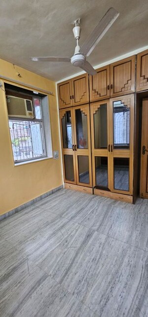 Room in 2 BHK Apartment at Sunder Jamnotri CHS, Malad West – for Rent