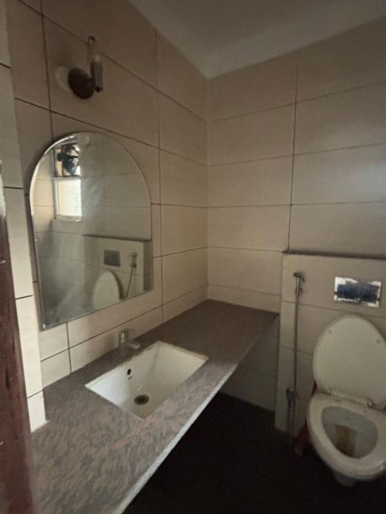 Bathroom, motiaz-royal-citi 3 Bedroom 1910 Sq.Ft. Apartment In Ambala Highway Zirakpur 10496494