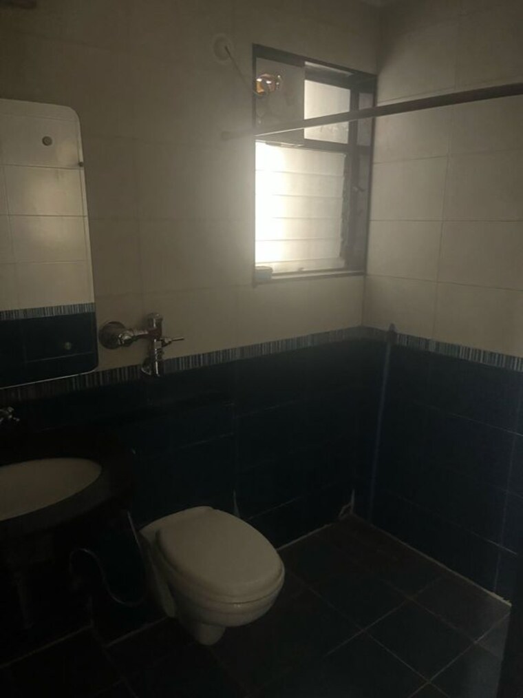 Bathroom, nyati-environ 3 Bedroom 1500 Sq.Ft. Apartment In Tingre Nagar Pune 10496489