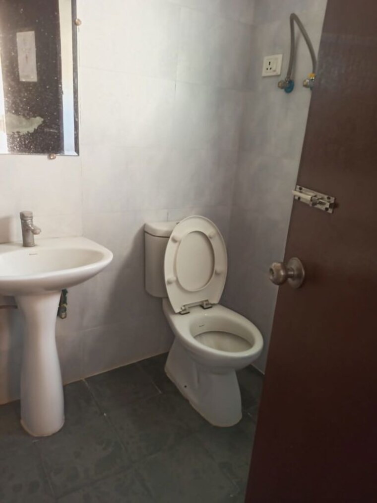 Bathroom, jnc-princess-park 3 Bedroom 1800 Sq.Ft. Apartment In Ahinsa Khand 2 Ghaziabad 10496479