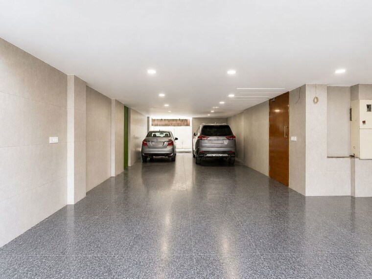  Parking, unitech-greenwood-city-apartment 3 Bedroom 1850 Sq.Ft. Builder Floor In Sector 45 Gurgaon 10496511