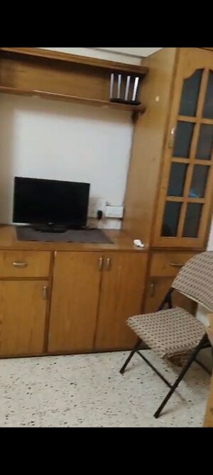 Team Area in 1 BHK Apartment at Vidyavihar West – for Rent