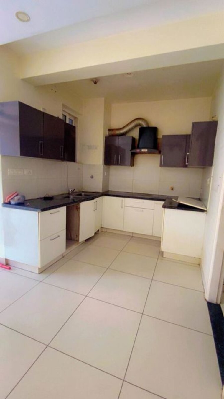 Kitchen, highland-park-chandigarh 2 Bedroom 1850 Sq.Ft. Apartment In Bhabat Zirakpur 10496529