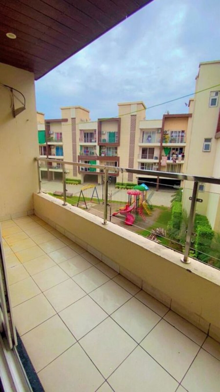 Balcony, highland-park-chandigarh 2 Bedroom 1850 Sq.Ft. Apartment In Bhabat Zirakpur 10496529