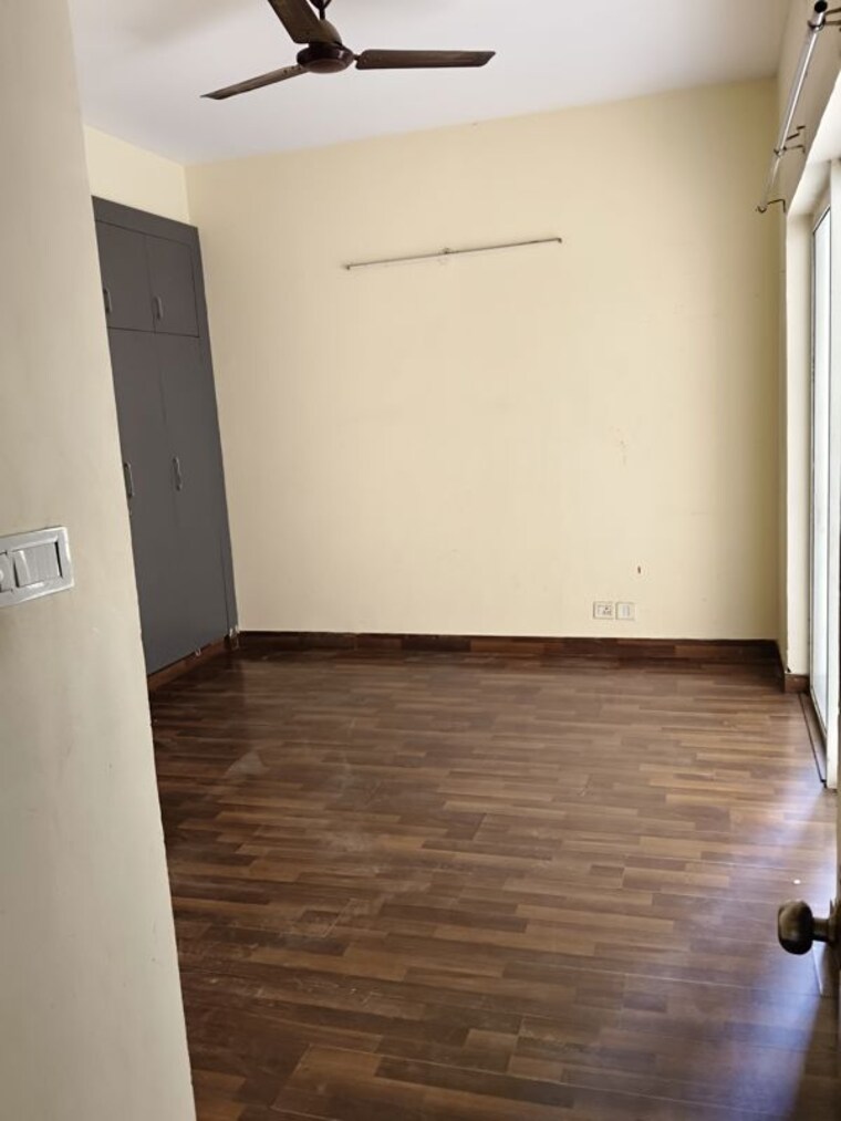 Room, paras-tierea 3 Bedroom 1285 Sq.Ft. Apartment In Sector 137 Noida 10496542