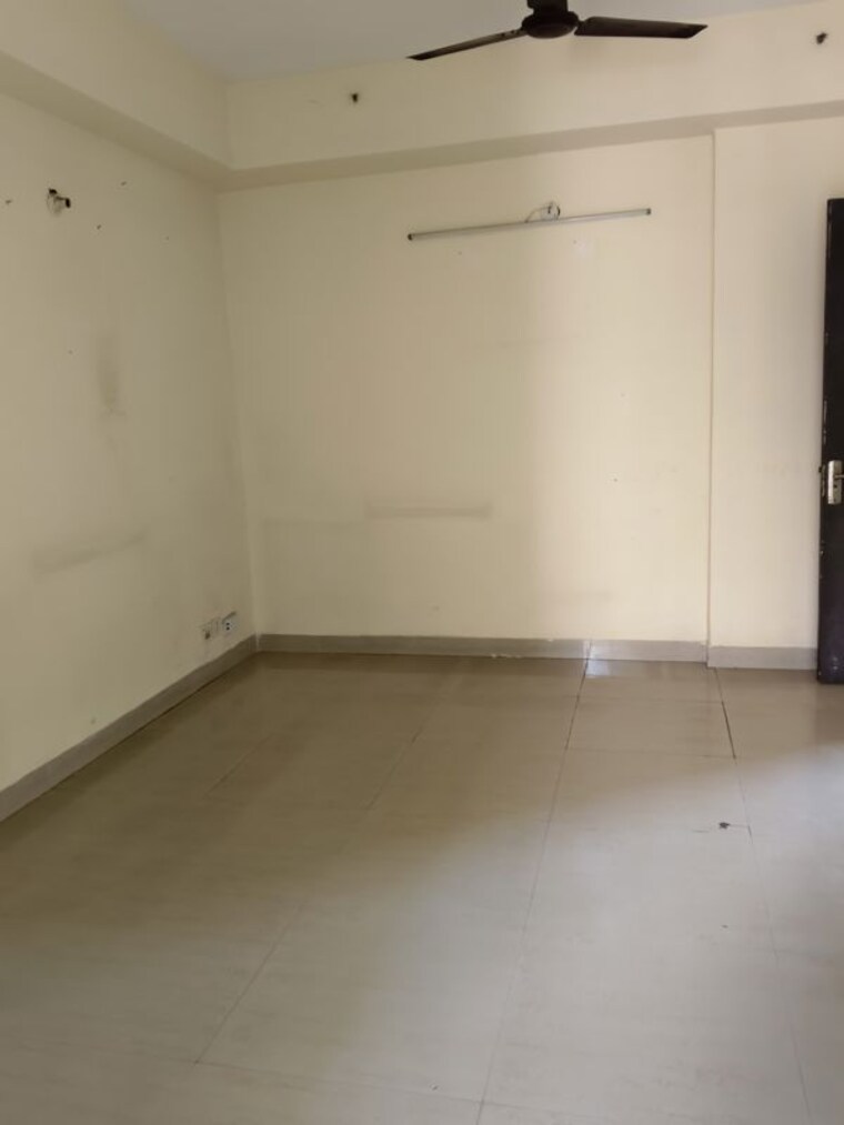 Room, paras-tierea 3 Bedroom 1285 Sq.Ft. Apartment In Sector 137 Noida 10496542