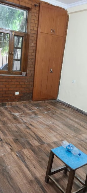 Room in 2 BHK Independent House at RWA Apartments Sector 20, Sector 20 – for Rent