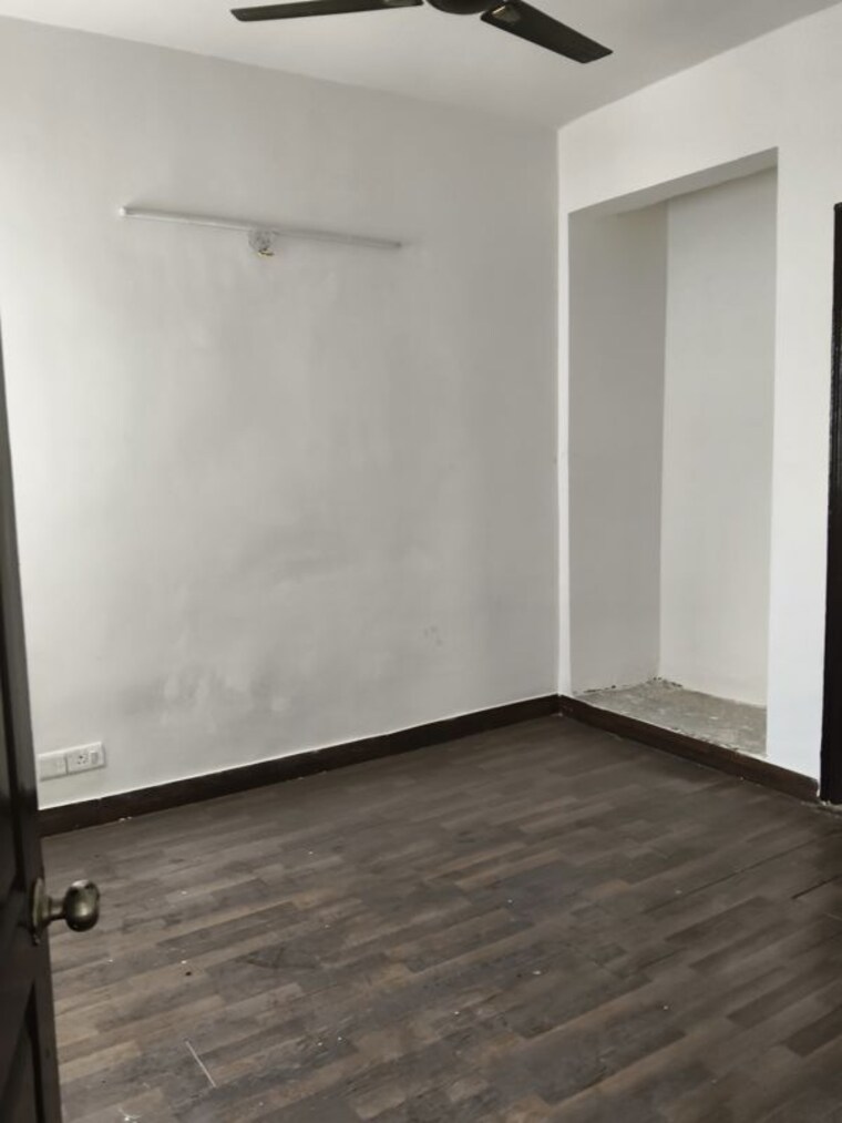 Room, paras-tierea 3.5 Bedroom 1285 Sq.Ft. Apartment In Sector 137 Noida 10496569