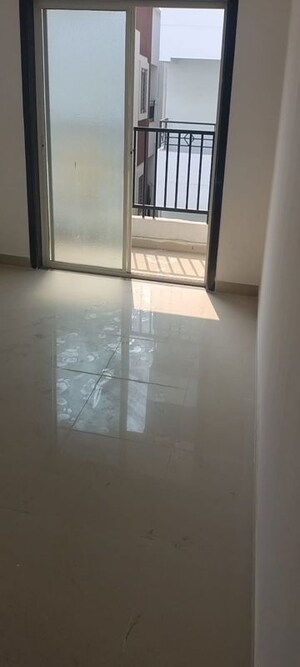 Hall in 1 BHK Apartment at Kamgar Putala Vasahat – for Rent