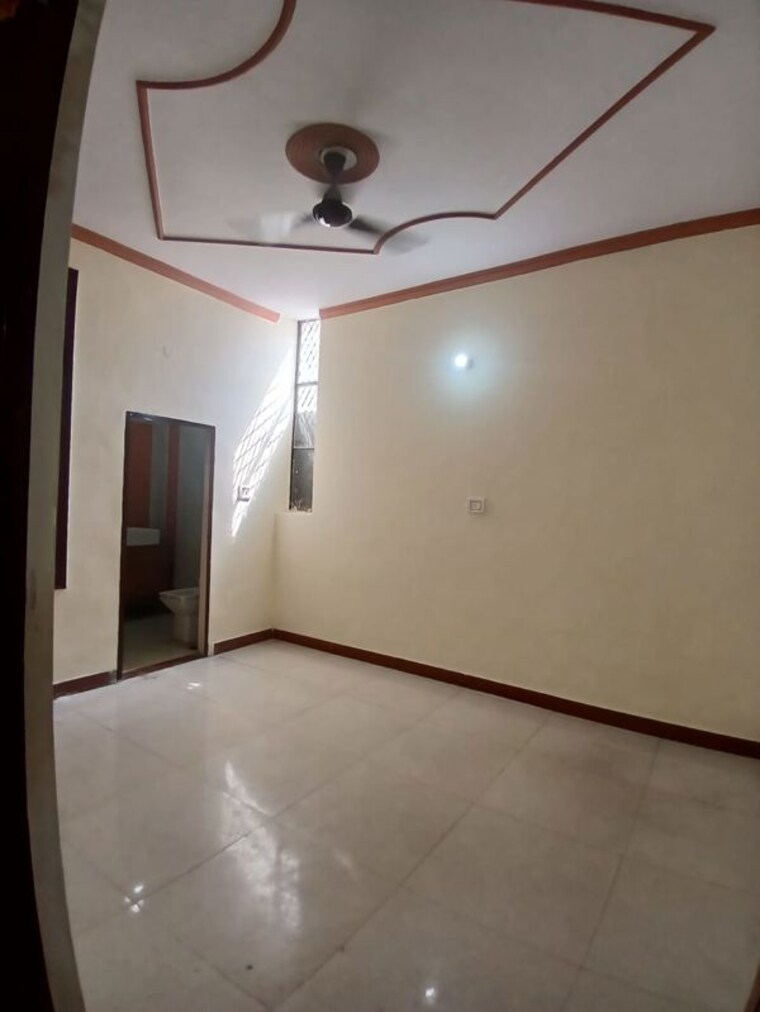 Room, spring field colony 3.5 Bedroom 140 Sq.Ft. Builder Floor In Spring Field Colony Faridabad 10496779