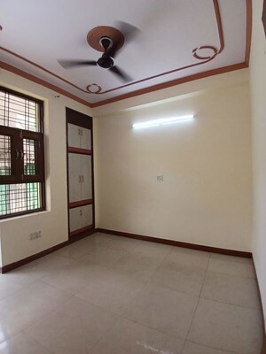 Room in 3.5 BHK Builder Floor at Spring Field Colony – for Sale