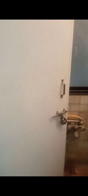 Furnished Amenities in 2 BHK Apartment at Rajawadi – for Rent