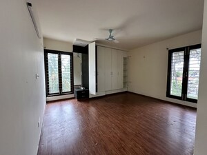 Room in 4 BHK Builder Floor at Jp Nagar Phase 1 – for Rent