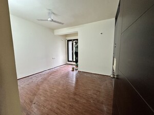 Room in 4 BHK Builder Floor at Jp Nagar Phase 1 – for Rent