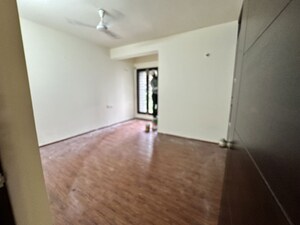 Room in 4 BHK Builder Floor at Jp Nagar Phase 1 – for Rent